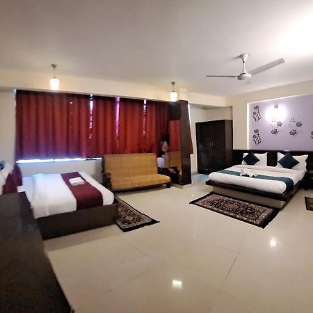 Airport Hotel Port View Нью-Дели Экстерьер фото