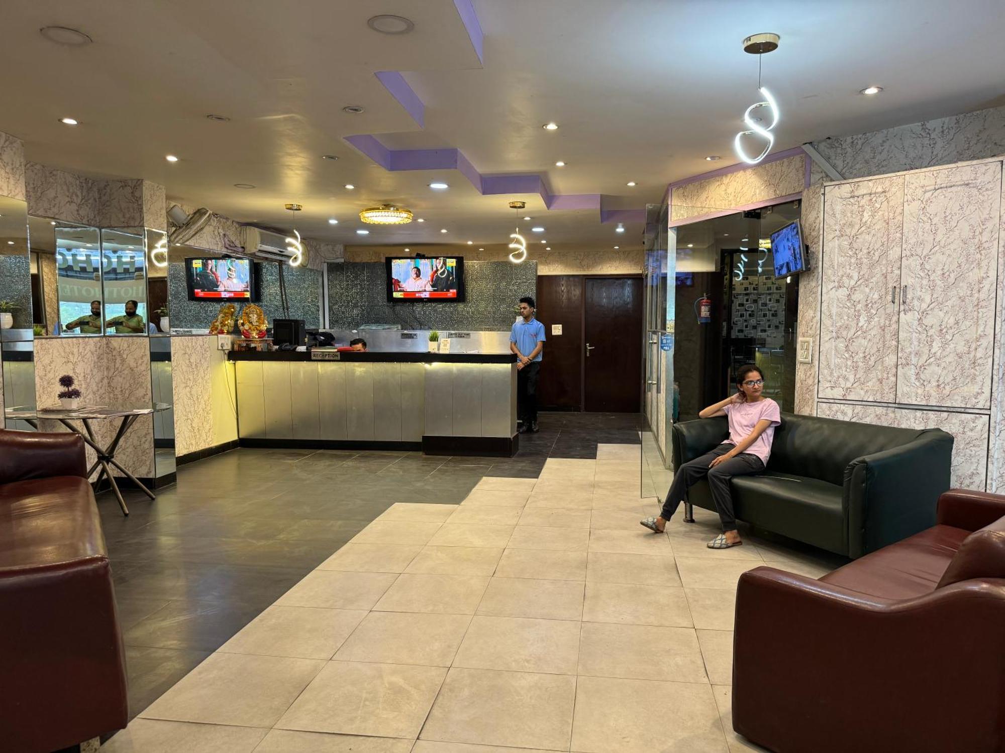 Airport Hotel Port View Нью-Дели Экстерьер фото