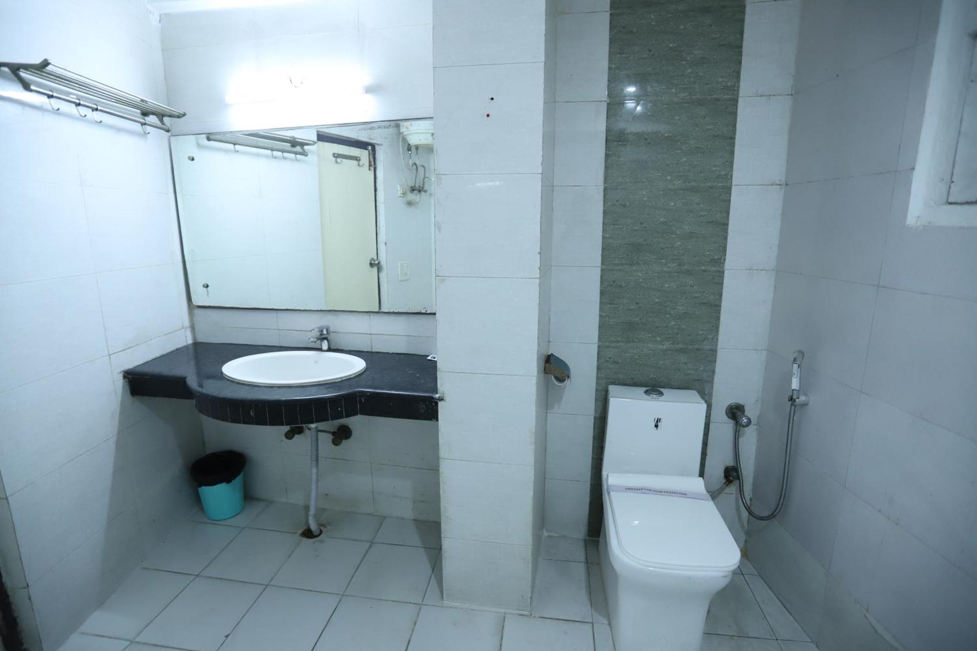 Airport Hotel Port View Нью-Дели Экстерьер фото