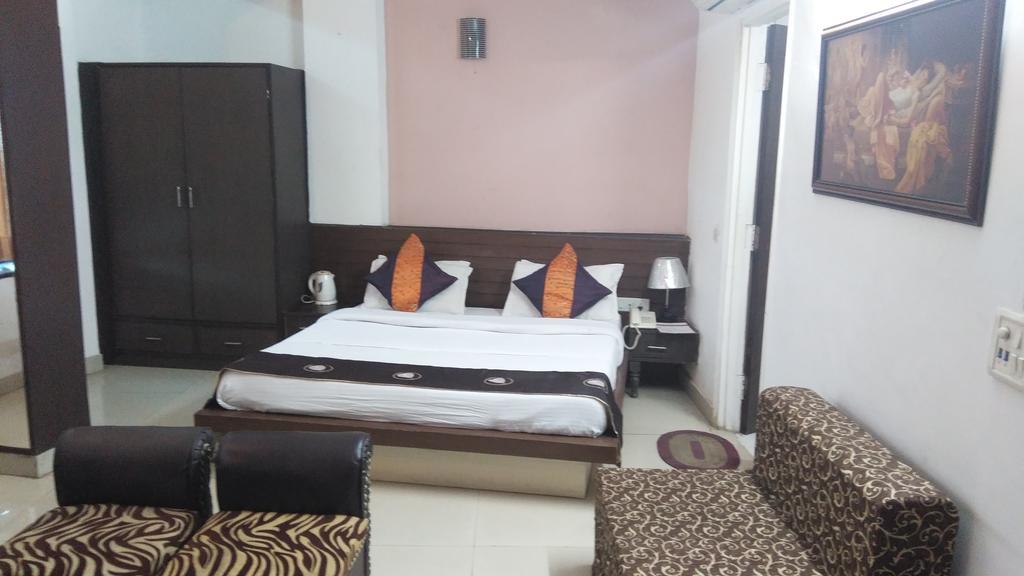 Airport Hotel Port View Нью-Дели Экстерьер фото