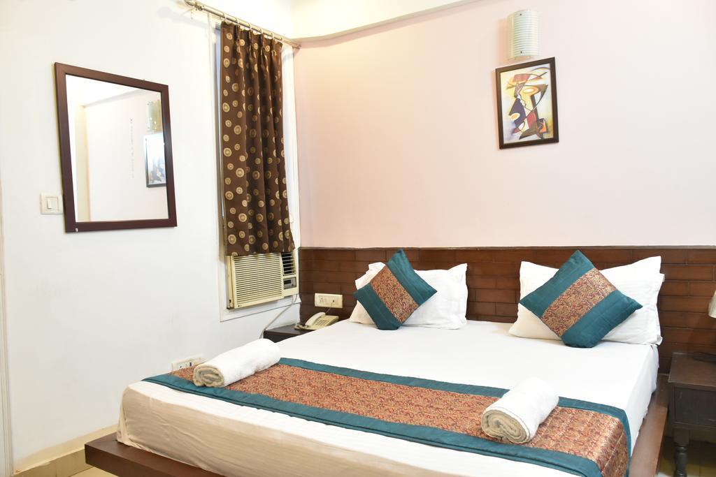 Airport Hotel Port View Нью-Дели Экстерьер фото