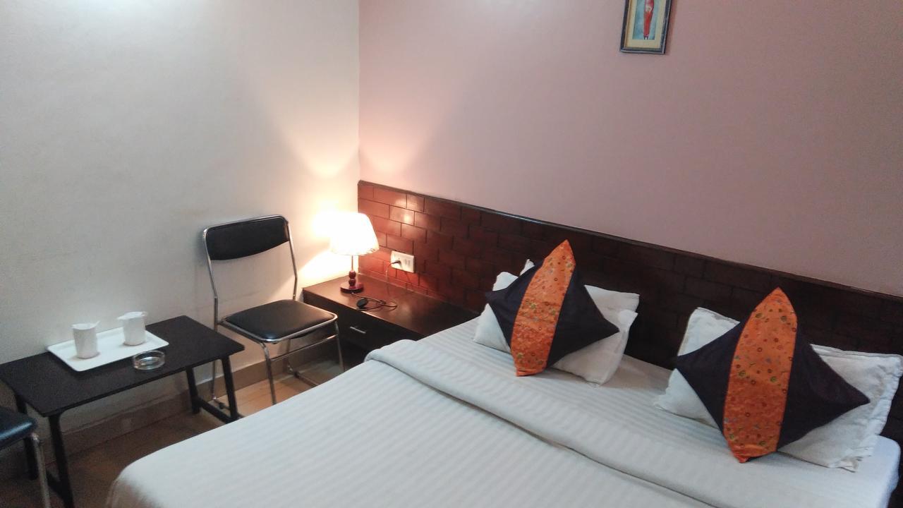 Airport Hotel Port View Нью-Дели Номер фото