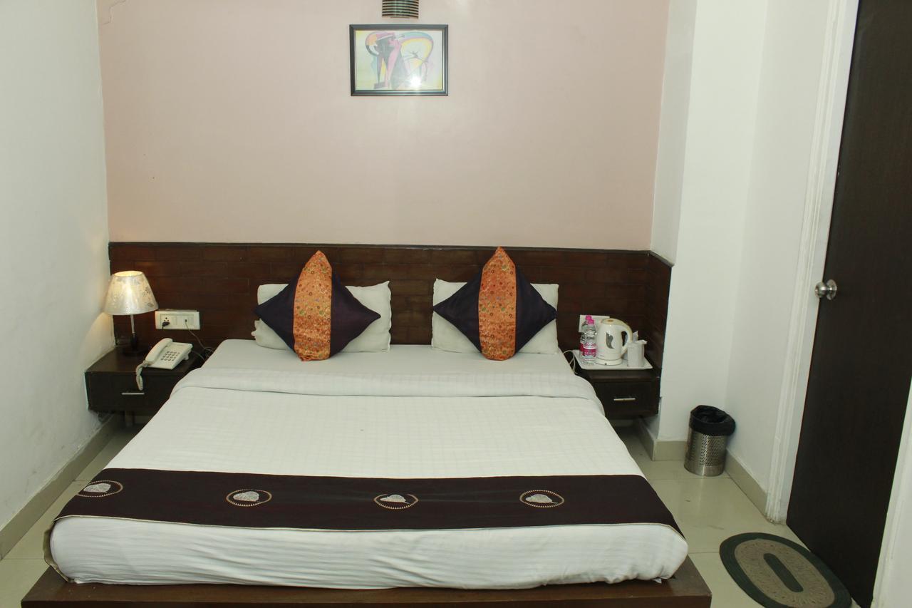 Airport Hotel Port View Нью-Дели Номер фото