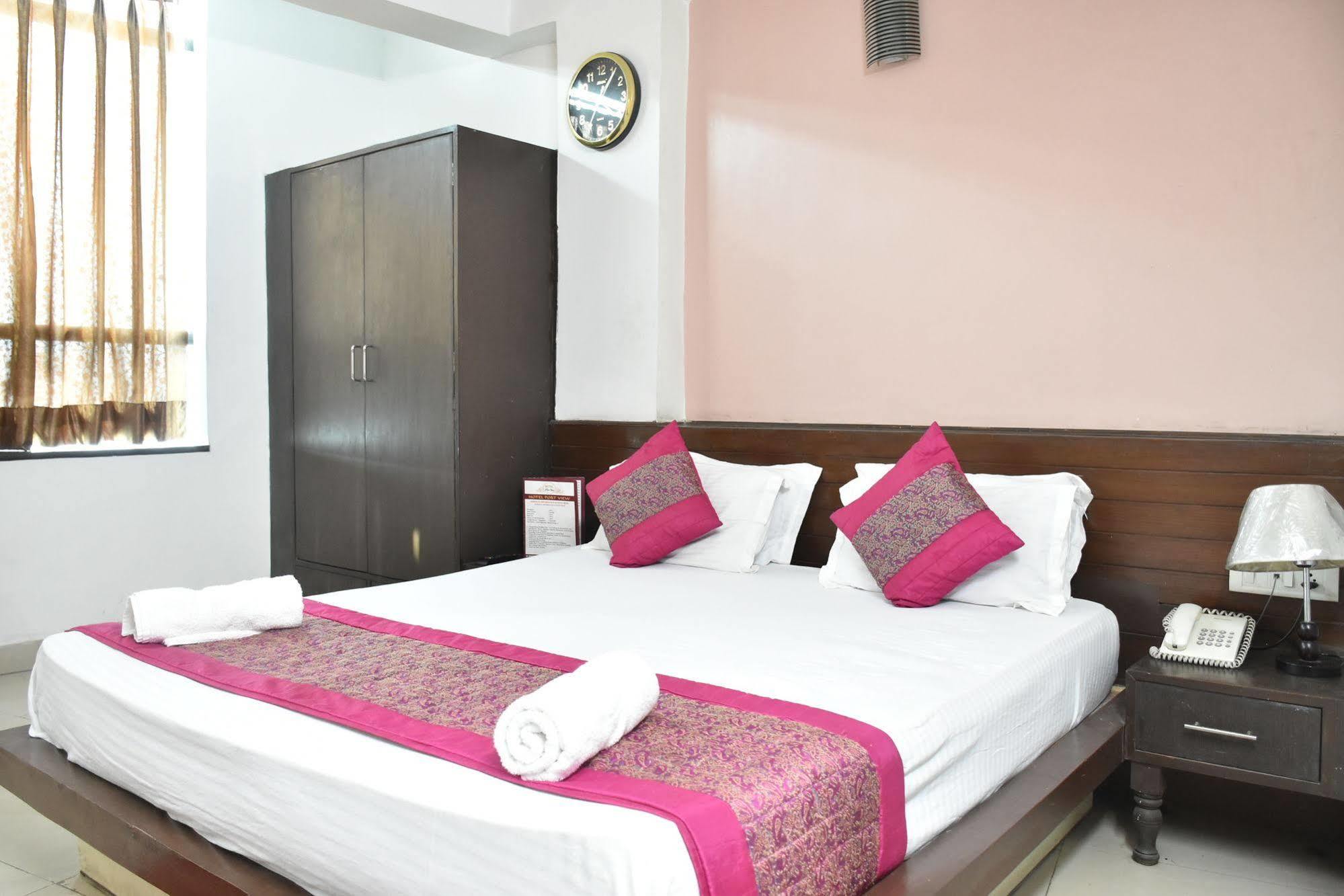 Airport Hotel Port View Нью-Дели Экстерьер фото