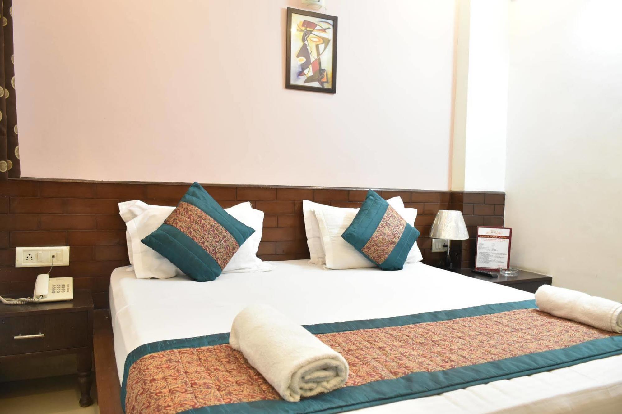 Airport Hotel Port View Нью-Дели Экстерьер фото